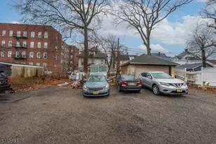 31 Chestnut St, East Orange, NJ 07018 - Photo 31