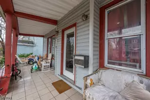 31 Chestnut St, East Orange, NJ 07018 - Photo 5