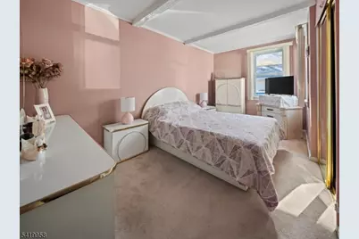 544 Goffle Hill Rd, Hawthorne, NJ 07506 - Photo 7