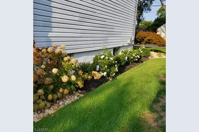 174 Liberty St, Clark Township, NJ 07066 - Photo 33