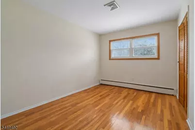 25 Victoria Dr, Clark Township, NJ 07066 - Photo 17