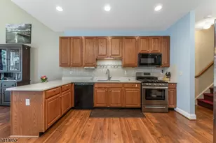 3 Indian Plantation St, Raritan Township, NJ 08822 - Photo 9