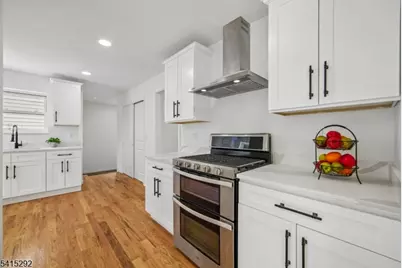 207 Lake Shore Dr, Parsippany, NJ 07034 - Photo 11