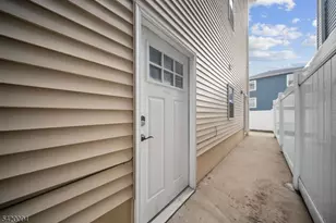 558 Broadway, Elizabeth, NJ 07206 - Photo 21