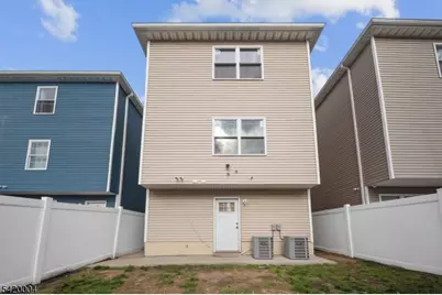 558 Broadway, Elizabeth, NJ 07206 - Photo 23