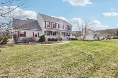 32 Bailey Park Dr, Frankford Township, NJ 07822 - Photo 3