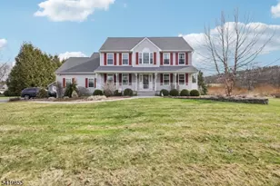 32 Bailey Park Dr, Frankford Township, NJ 07822 - Photo 1