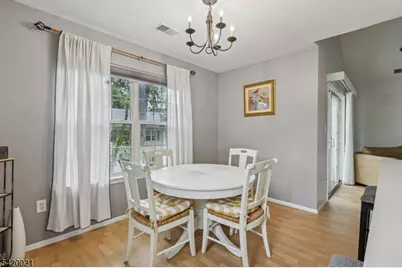 1608 Cypress Ln, East Brunswick Township, NJ 08816 - Photo 5