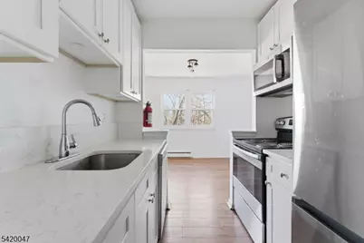 100 Pierson Miller Dr #22, Pompton Lakes, NJ 07442 - Photo 3