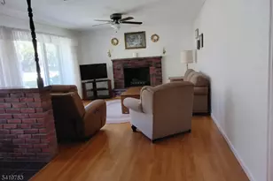 831 Uniontown Rd, Lopatcong Township, NJ 08865 - Photo 9