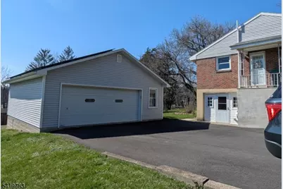 831 Uniontown Rd, Lopatcong Township, NJ 08865 - Photo 3