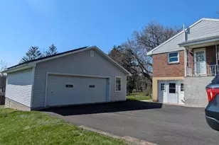 831 Uniontown Rd, Lopatcong Township, NJ 08865 - Photo 3