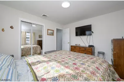 130 Jefferson Ave, Rahway, NJ 07065 - Photo 17