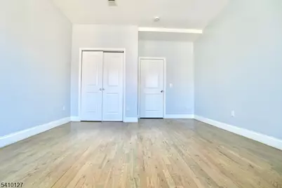 233 Bayview Ave, Jersey City, NJ 07305 - Photo 5