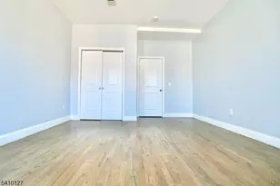 233 Bayview Ave, Jersey City, NJ 07305 - Photo 5