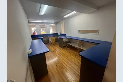 84 Magazine St, Newark, NJ 07105 - Photo 3