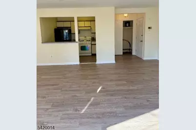 809 Woodhaven Dr, Edison, NJ 08817 - Photo 7