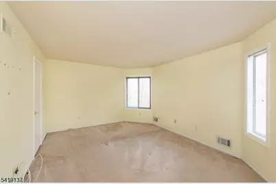 57 Edinborough Ct, Washington Township, NJ 07840 - Photo 9