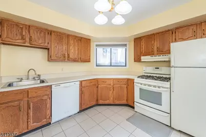 57 Edinborough Ct, Washington Township, NJ 07840 - Photo 5