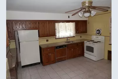 2105 Wood Ave, Roselle, NJ 07203 - Photo 7