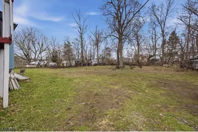 261 W Main St, Bound Brook, NJ 08805 - Photo 33