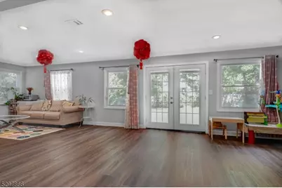 43 Woodcrest Dr, Livingston, NJ 07039 - Photo 13