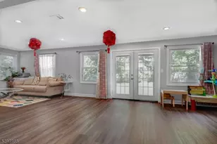 43 Woodcrest Dr, Livingston, NJ 07039 - Photo 13