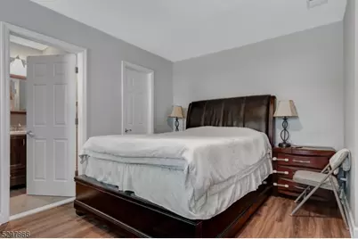 43 Woodcrest Dr, Livingston, NJ 07039 - Photo 15