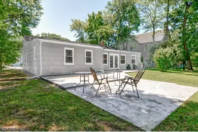 43 Woodcrest Dr, Livingston, NJ 07039 - Photo 27