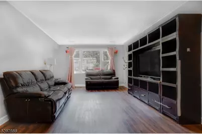 43 Woodcrest Dr, Livingston, NJ 07039 - Photo 5