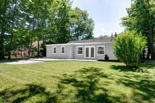 43 Woodcrest Dr, Livingston, NJ 07039 - Photo 25