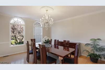 57 Briarwood Dr, Warren Township, NJ 07059 - Photo 9