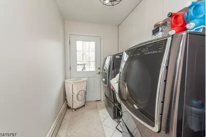 3 S Hampton Dr, Fairfield, NJ 07004 - Photo 27