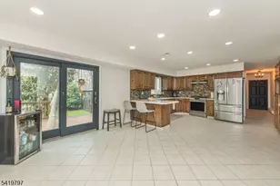 3 S Hampton Dr, Fairfield, NJ 07004 - Photo 7