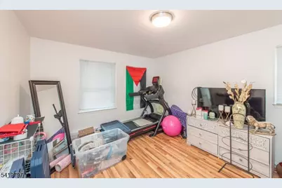 3 S Hampton Dr, Fairfield, NJ 07004 - Photo 25