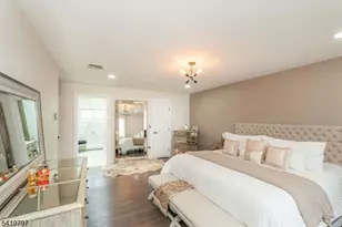 3 S Hampton Dr, Fairfield, NJ 07004 - Photo 15