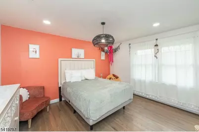 3 S Hampton Dr, Fairfield, NJ 07004 - Photo 21