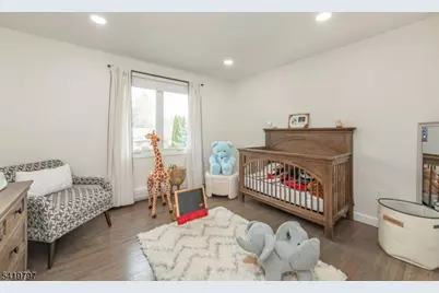 3 S Hampton Dr, Fairfield, NJ 07004 - Photo 23