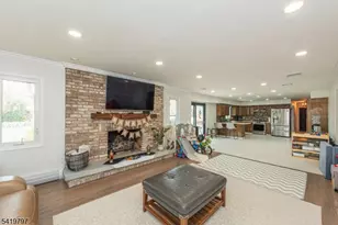 3 S Hampton Dr, Fairfield, NJ 07004 - Photo 9