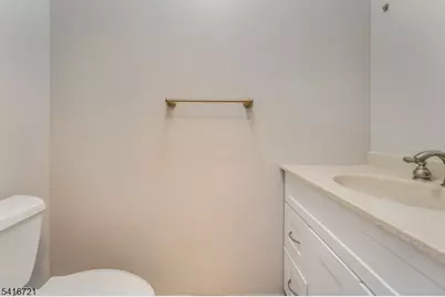 107 Franklin Ct, Raritan Township, NJ 08822 - Photo 15