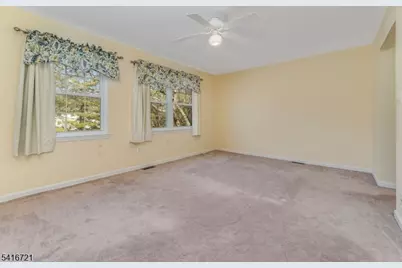 107 Franklin Ct, Raritan Township, NJ 08822 - Photo 17