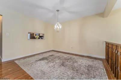 107 Franklin Ct, Raritan Township, NJ 08822 - Photo 9