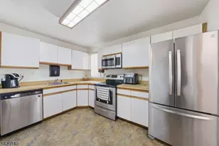 58 Woods Edge Dr, Roxbury Township, NJ 07876 - Photo 11