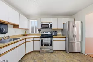 58 Woods Edge Dr, Roxbury Township, NJ 07876 - Photo 3