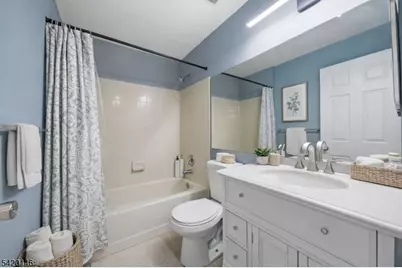 95 Vaughan Dr, Newark, NJ 07103 - Photo 11