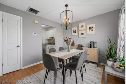 95 Vaughan Dr, Newark, NJ 07103 - Photo 7