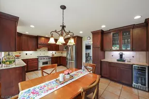 96 Beechwood Cir, Hillsborough Township, NJ 08844 - Photo 23