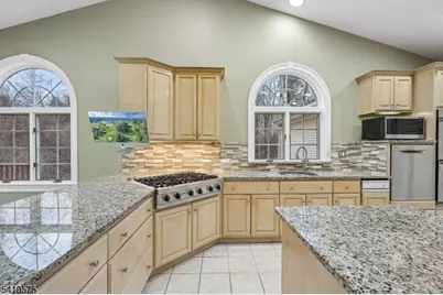 9 Nuthatch Ct, Allamuchy Township, NJ 07840 - Photo 11