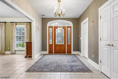 9 Nuthatch Ct, Allamuchy Township, NJ 07840 - Photo 3