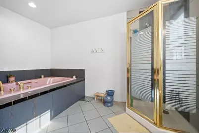 72 Hudson Dr, West Milford, NJ 07480 - Photo 15